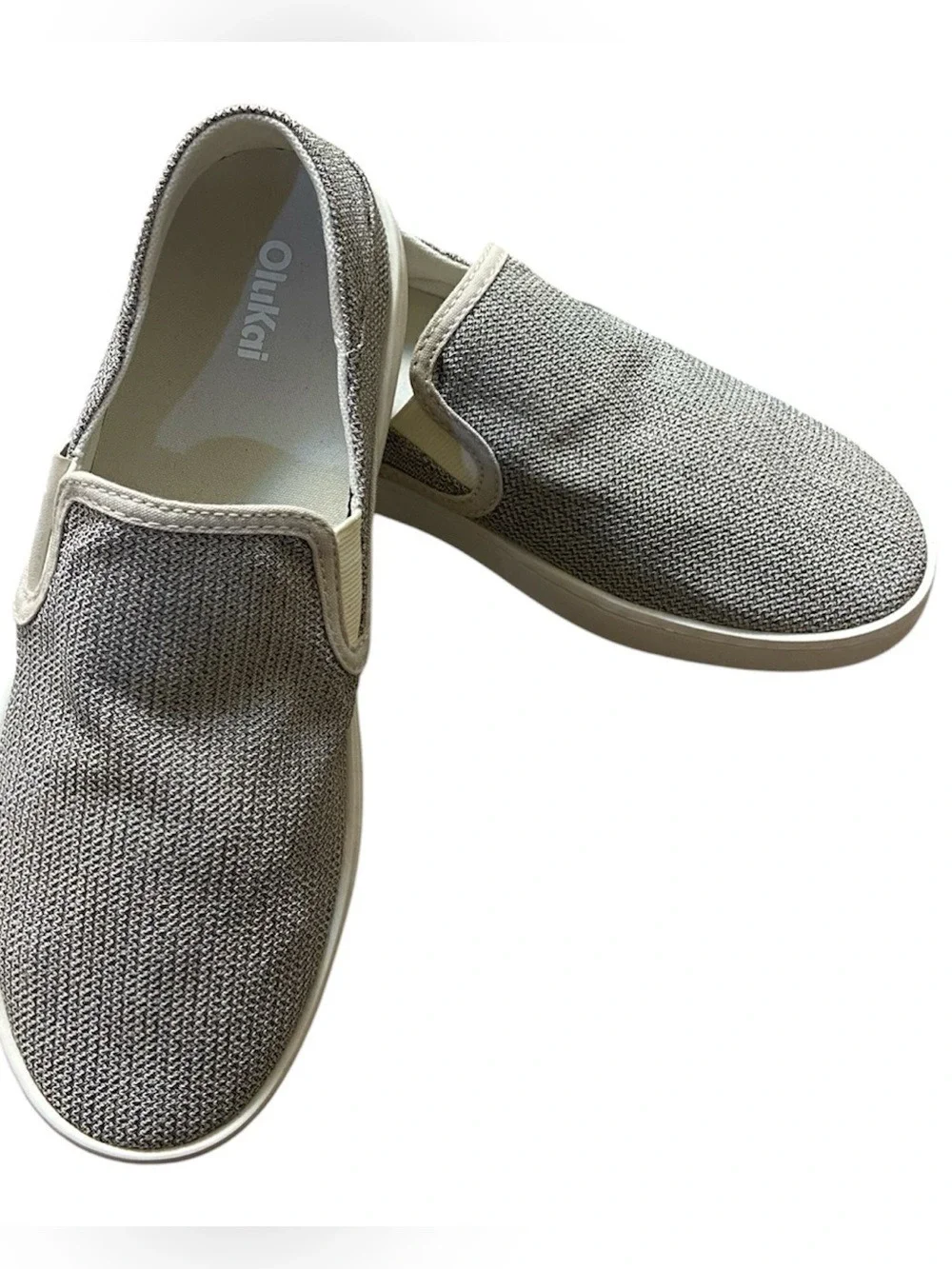 OluKai Slip-On Knit Loafers in Light Gray and Cream women 8 NWT